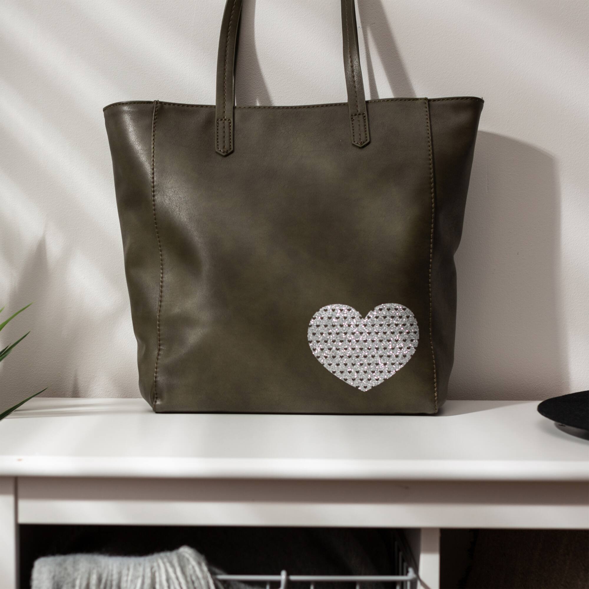 Cricut® Glitter Iron-On Mesh Sampler